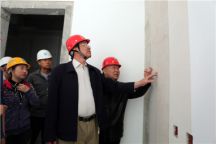 包广才院长深入南校区建设工地 进行现场办公指导工作
