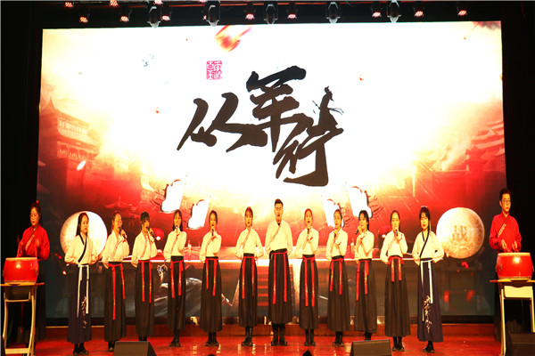1《剑如歌,刀似曲,一梦入千秋》_副本.jpg