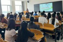 商学院召开2024级新生入学班会