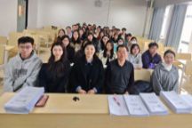 严把论文质量关 助力学术新成长——语言与传媒学院汉语言文学专业2026届本科毕业论文预答辩工作顺利完成