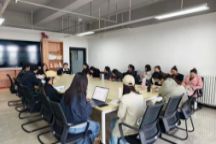 语言与传媒学院召开工作例会，部署近期重点工作