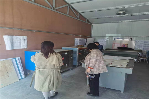 产品实验室电路检查_副本.jpg