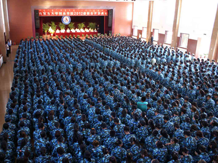 beat365官网成功举办2012级开学典礼