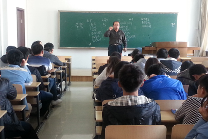 信息工程教学部2013级学生各专业入学教育